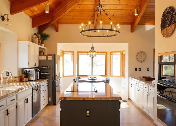 Holiday home Southwestern Desert Escape Pool, Hot, Tub, Sleeps 12 Fountain Hills