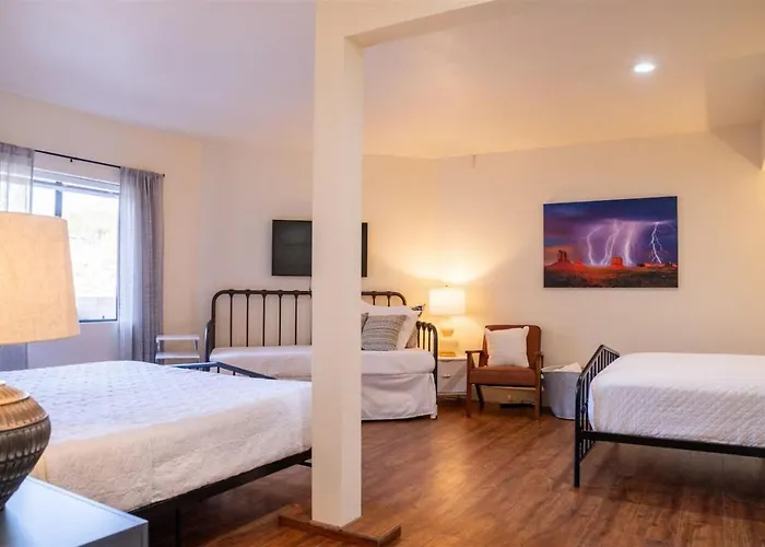 Holiday home Southwestern Desert Escape Pool, Hot, Tub, Sleeps 12 *