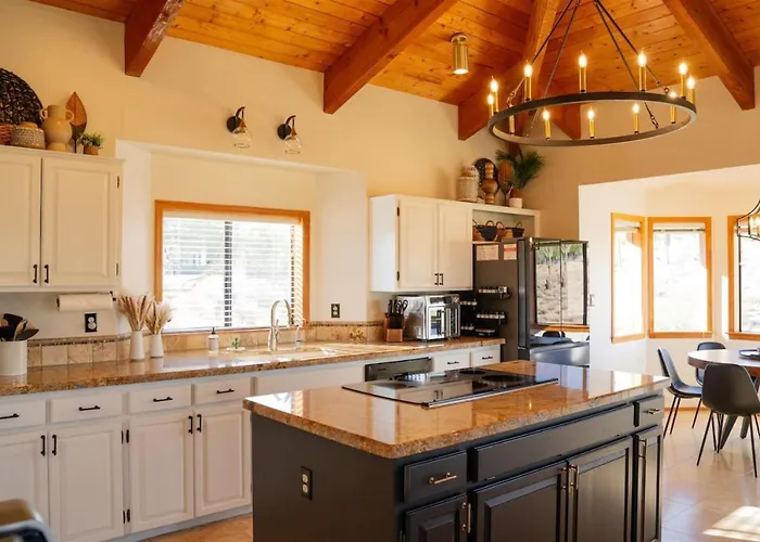 Southwestern Desert Escape Pool, Hot, Tub, Sleeps 12 Holiday home Fountain Hills